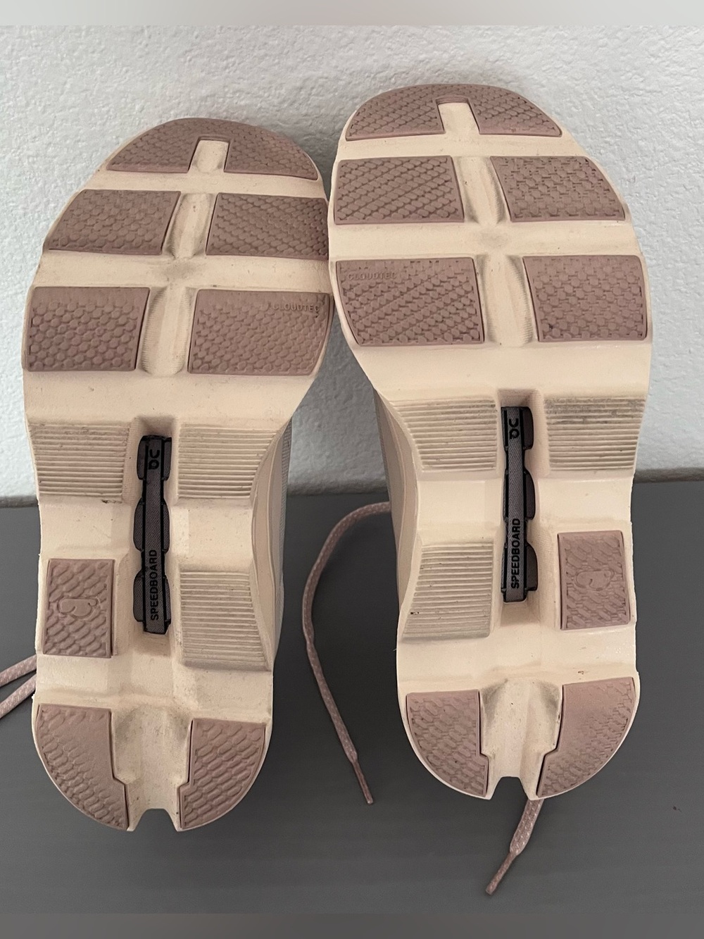 On Running Cloudmonster Moon Fawn 61.97785 Running Sneakers Shoes Women’s Sz 9.5 - Picture 6 of 7